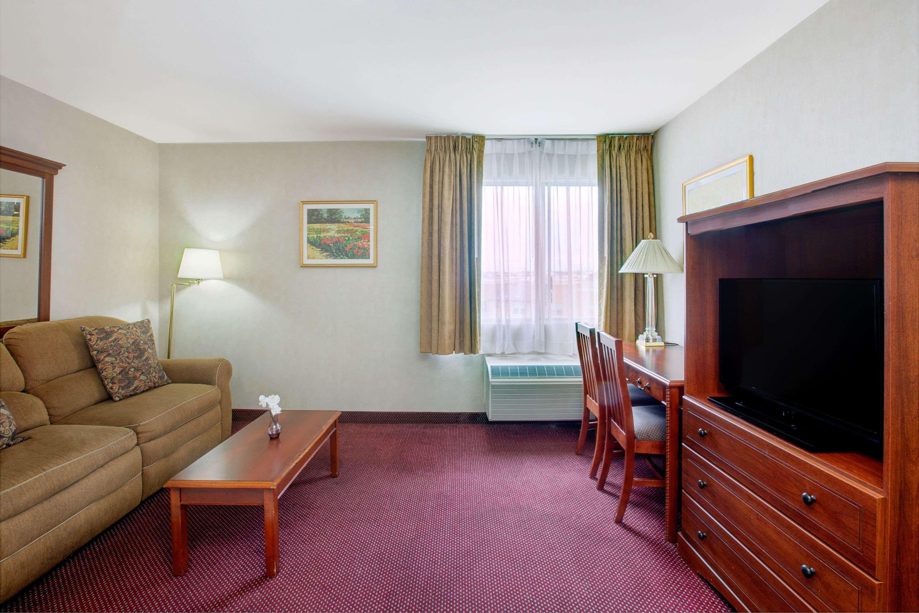 Ramada By Wyndham Hawthorne/Lax Ξενοδοχείο Εξωτερικό φωτογραφία