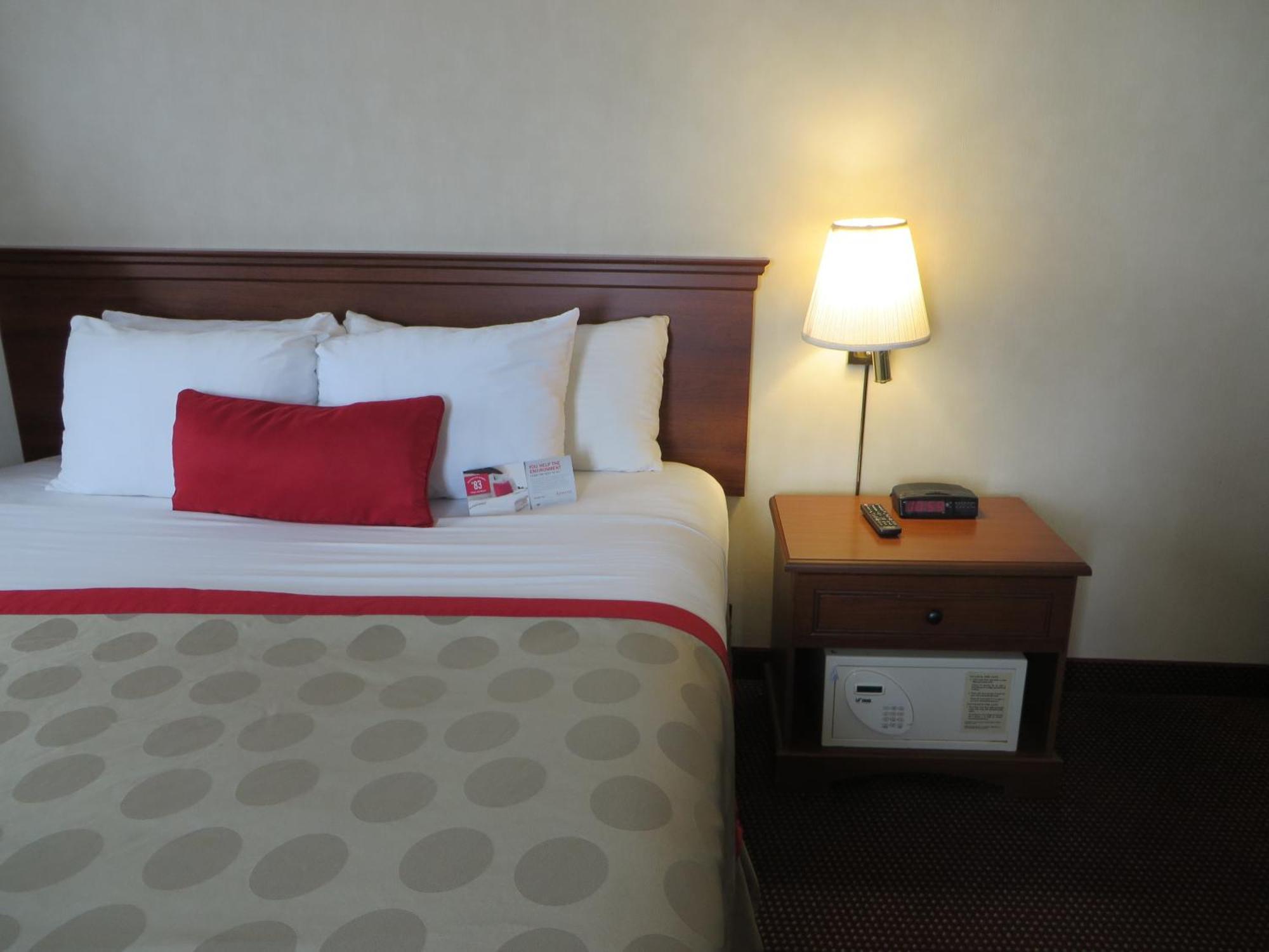 Ramada By Wyndham Hawthorne/Lax Ξενοδοχείο Δωμάτιο φωτογραφία